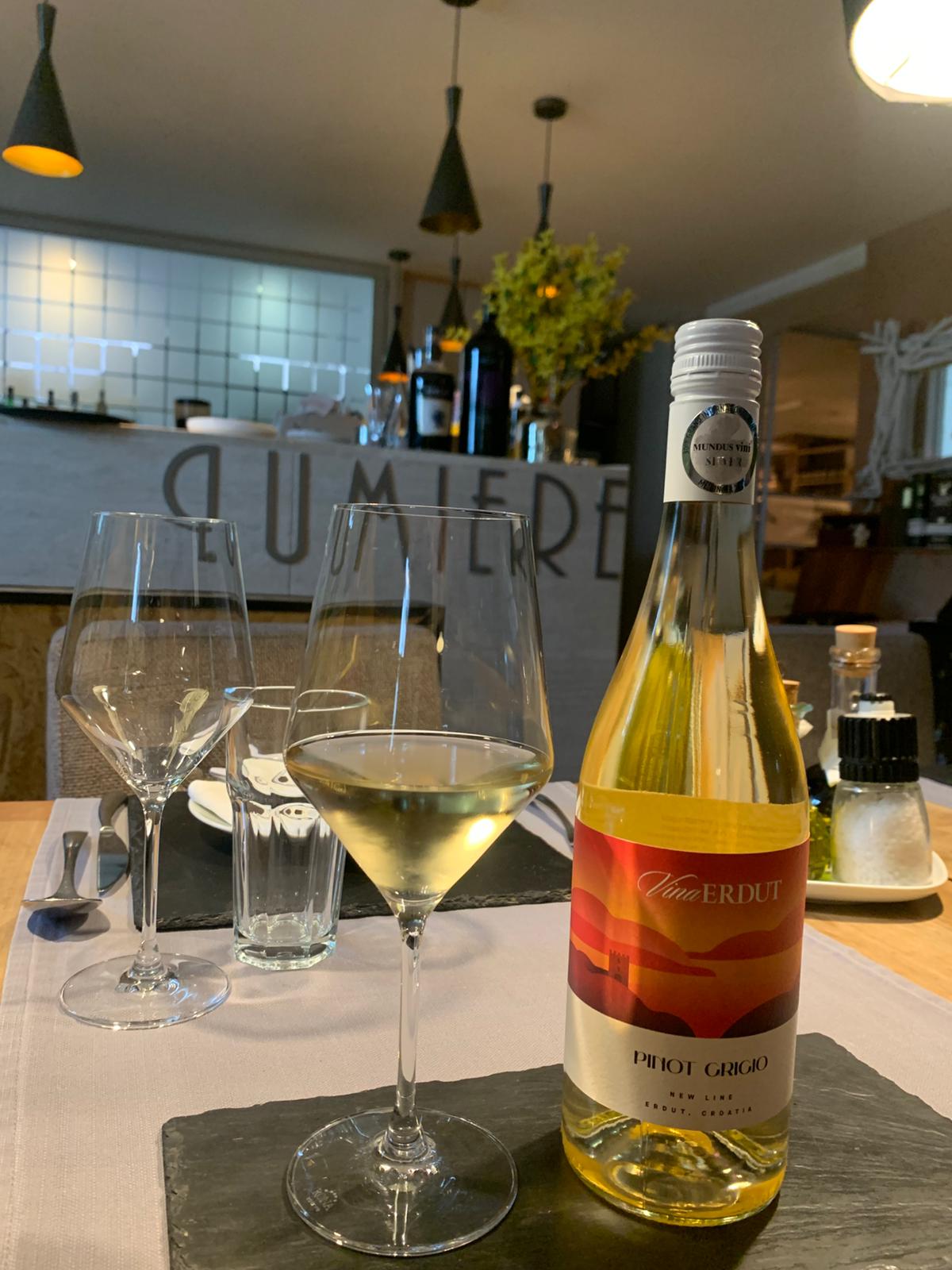 Grigio U Lumiereu Unutrasnjost Restorana